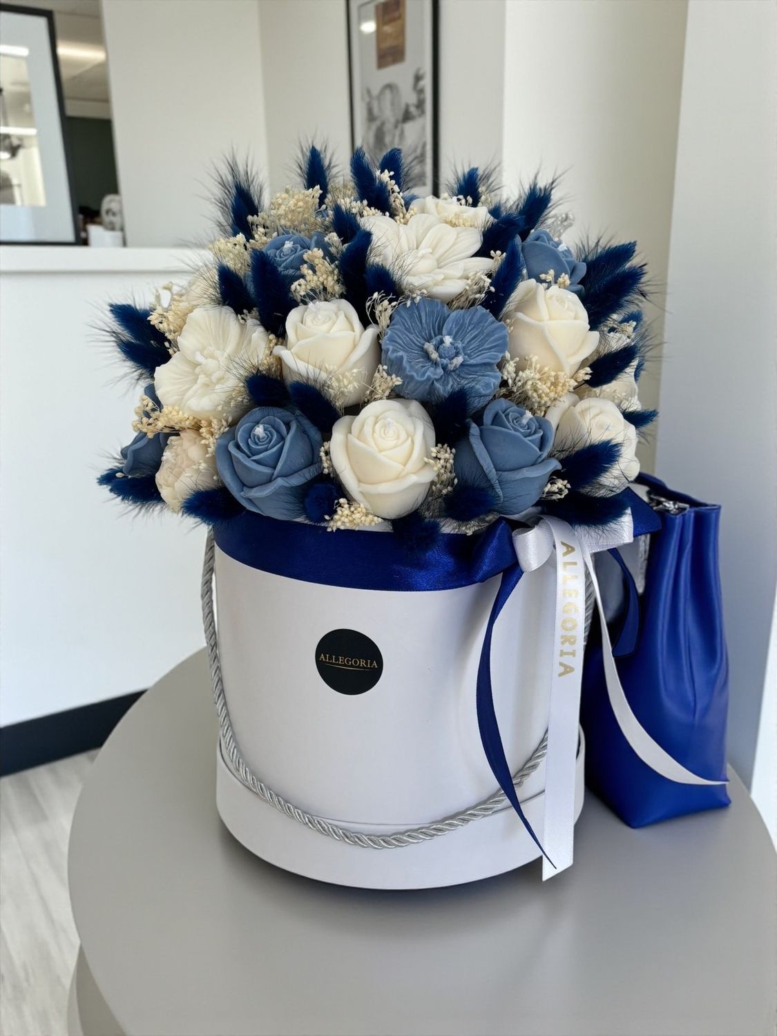 FLOWER BOX - ROYALTY