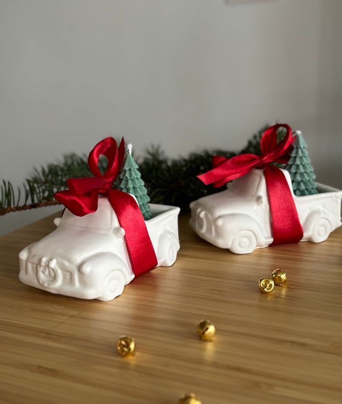 CHRISTMAS TRUCK