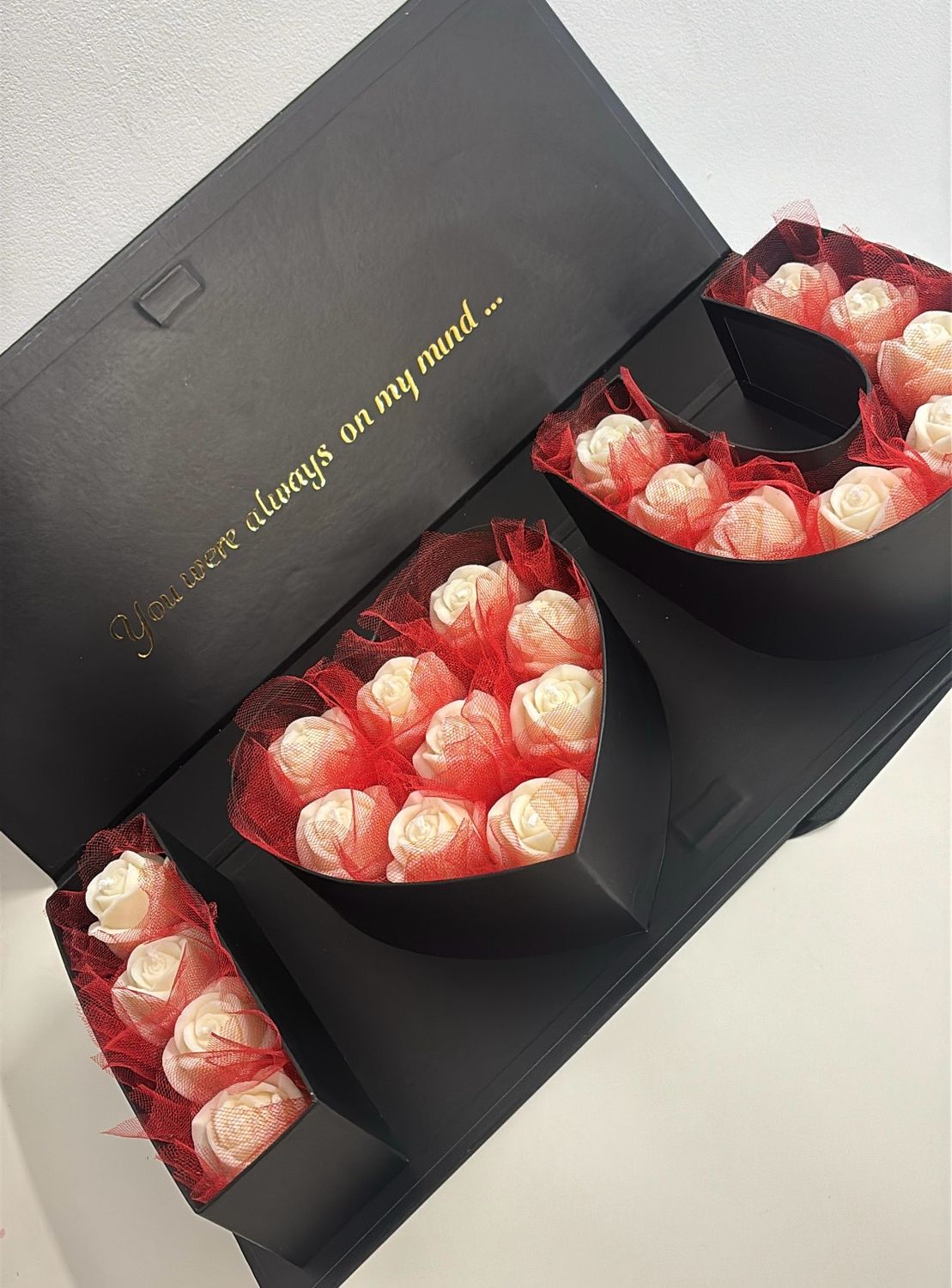 EXCLUSIVE BOX "LOVE"