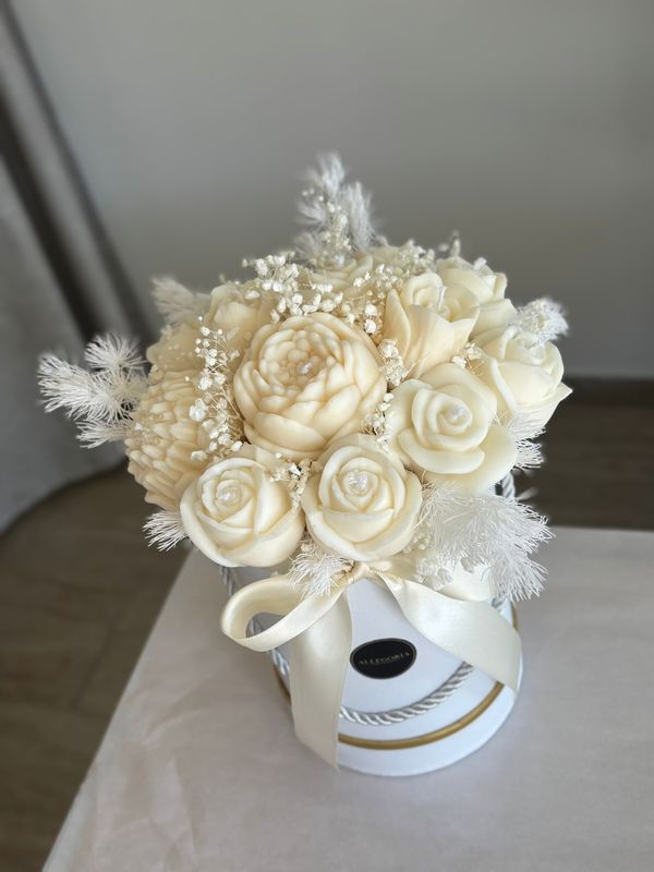 FLOWER BOX M - GENTLY WHITE