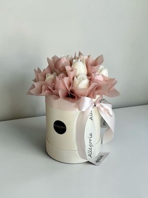 FLOWER BOX S -BELLA BLUSH
