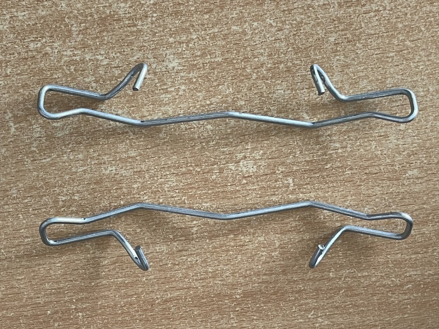 Pattern Rear Brake Caliper Fixing Spring Focus Mk2 ST225, Mk3 ST250, ST Diesel and RS (PAIR)