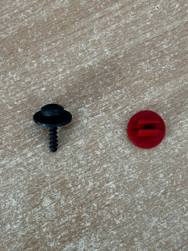 Mk3 Focus RS Genuine Ford Fixing Bolts and Plastic Inserts For Front Undertray