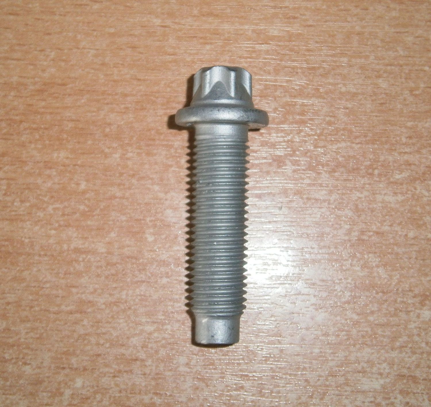 Genuine Ford Rear Hub Retaining Bolt Mk2 Focus RS X 1 Genuine Ford Rear Hub Retaining Bolt Mk2 Focus RS X 1