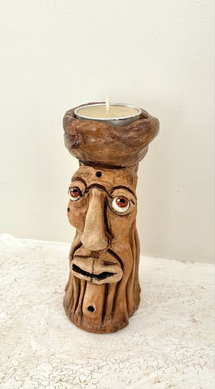 "Sculpture argile 15cm de haut". Patine pigments naturels, vernis... peu servir comme porte bougie. "Skitsen"