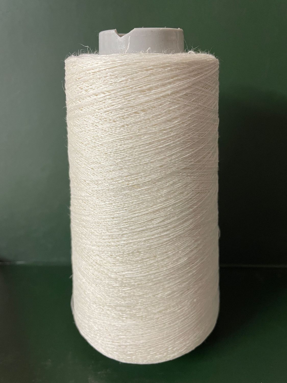 Linen Thread 20nm Brilliante cone 748gms