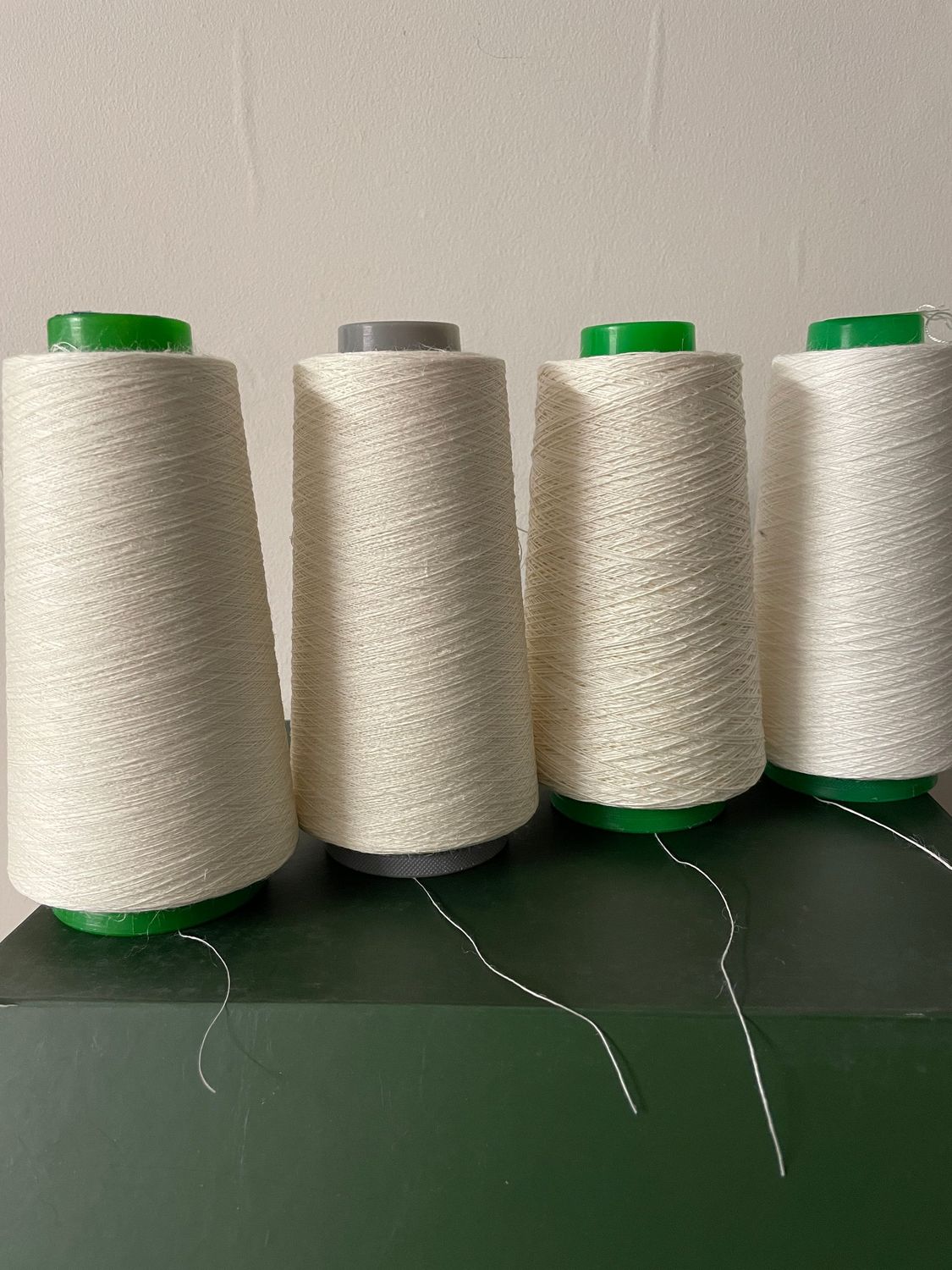 Linen Thread Brilliante white various weights