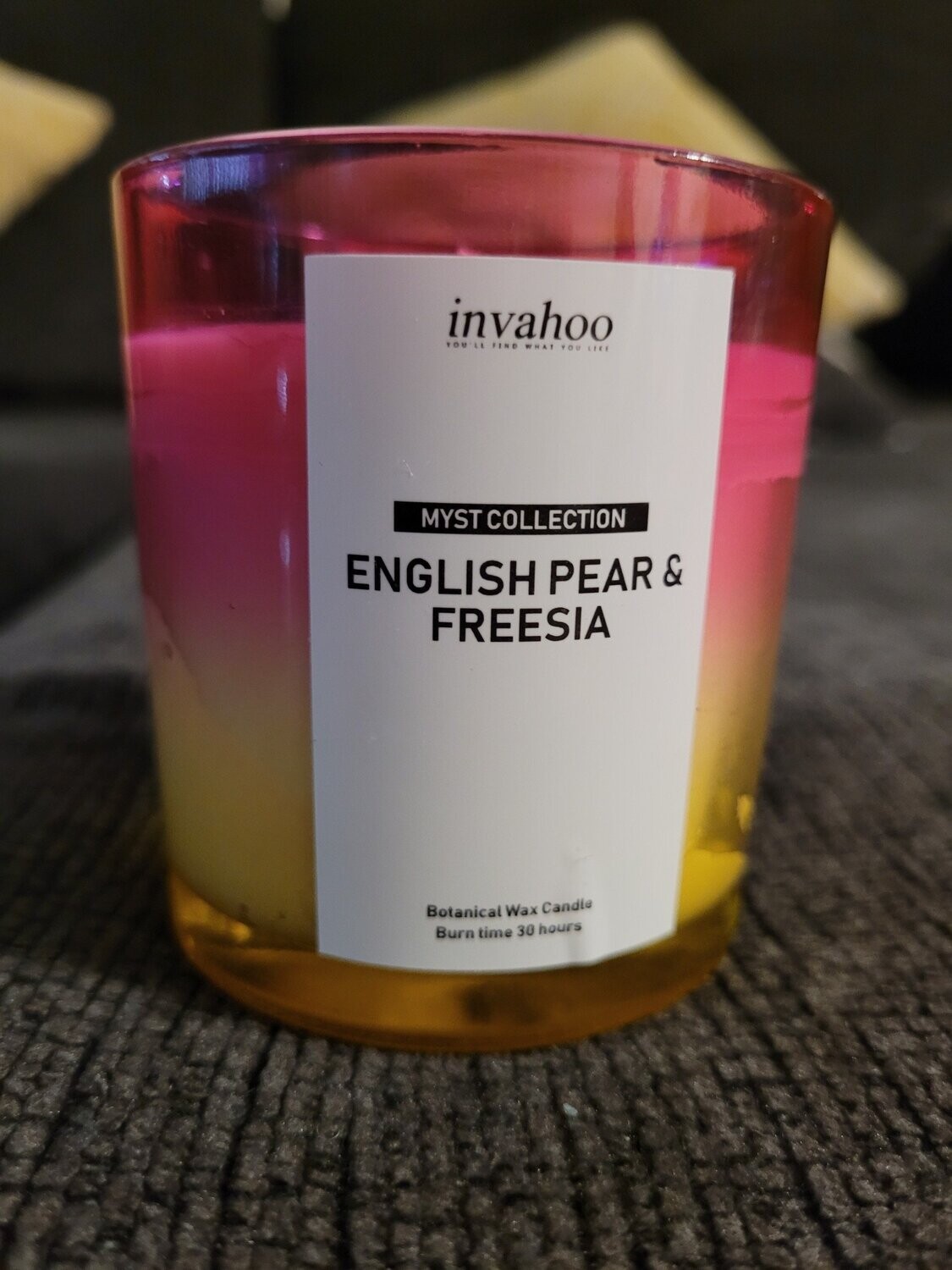 English Pear And Freesia