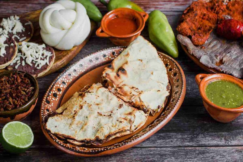 TLAYUDA Y MEZCAL, UNA EXPERIENCIA NOCTURNA