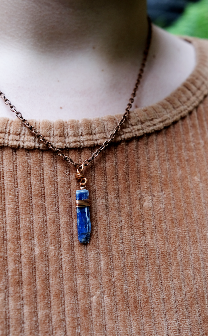 the blue kyanite pendant