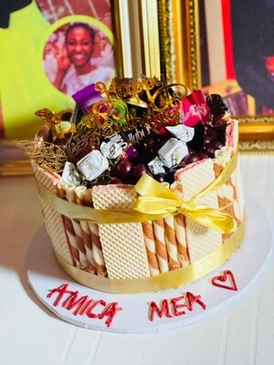 10&quot; vanilla cake plus fruits, wafers and chocolate