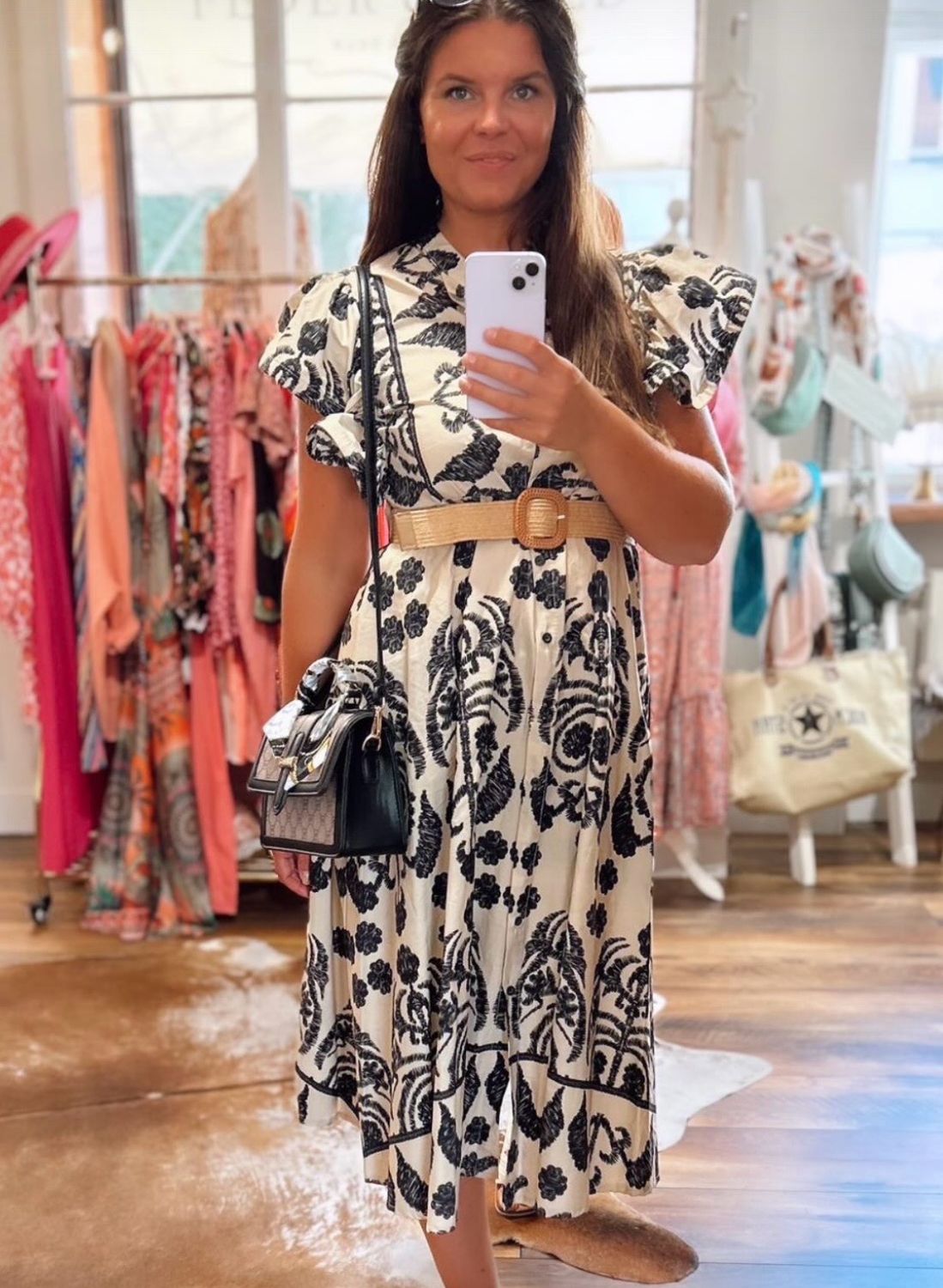 Dress mit Gürtel