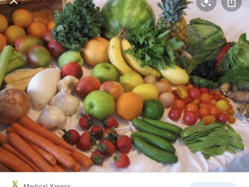 Deluxe Family Hamper Fruit, Vegetables And Salad 
