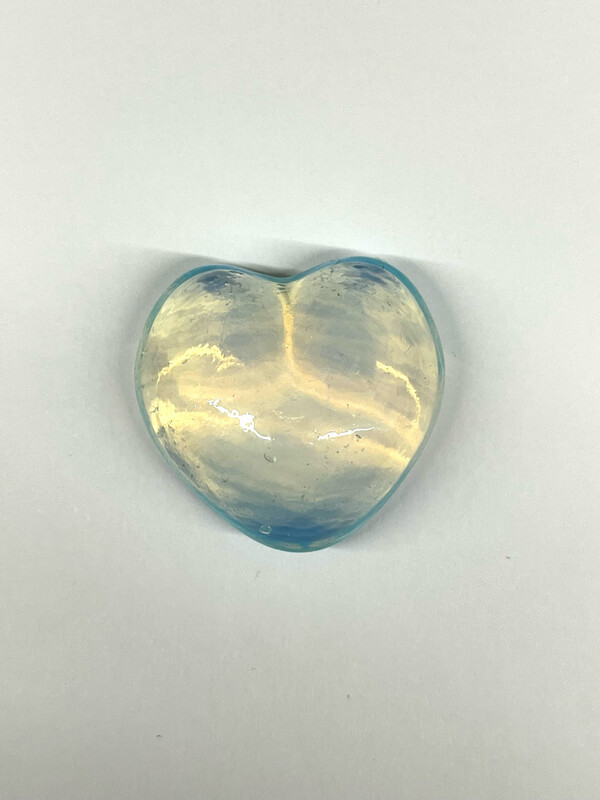 Opaline hart Man-made