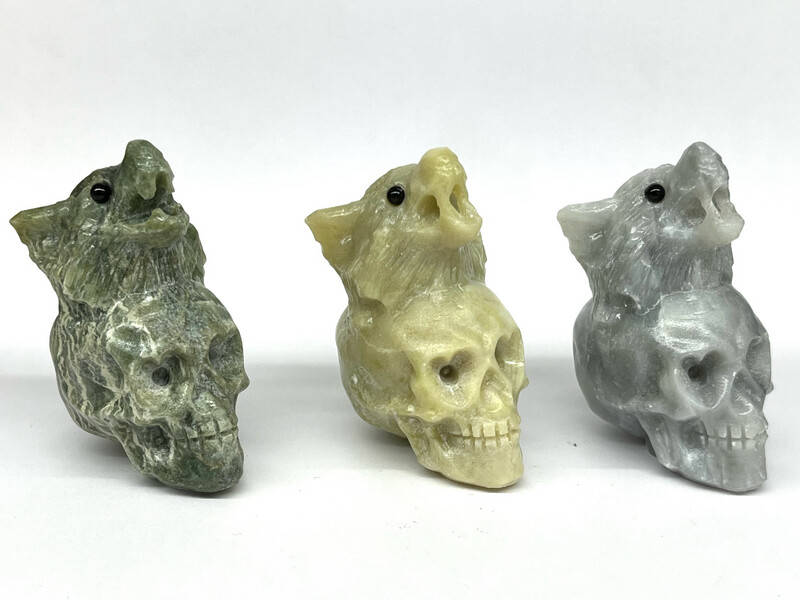 Speksteen Skull met wolf