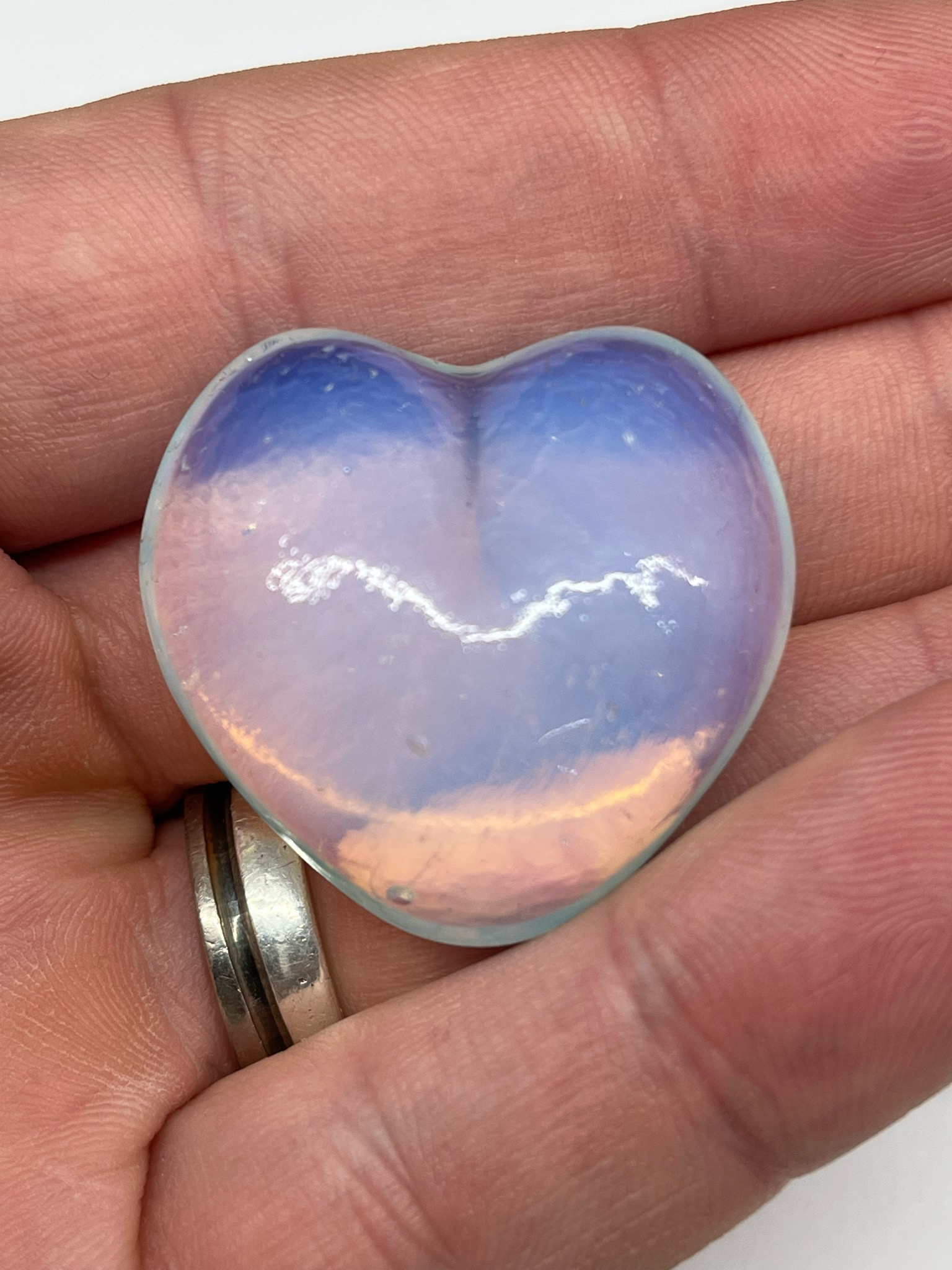 Opaline hart Man-made