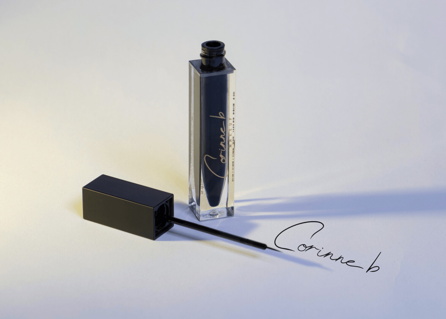 EYE LINER NOIR