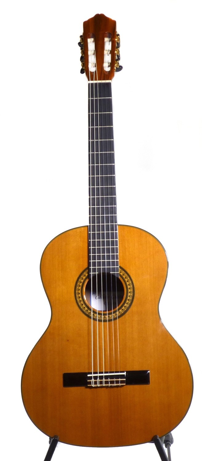 Calido CG 1450 - Classical Guitar - Solid Cedar top, Koa Back/Sides
