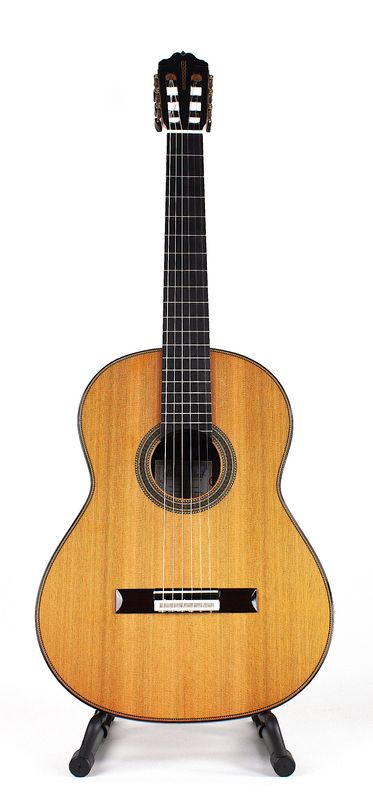 Manuel Adalid Invocacion - All solid Cedar/Madagascar Rosewood Manuel Adalid Invocacion - All solid Cedar/Madagascar Rosewood