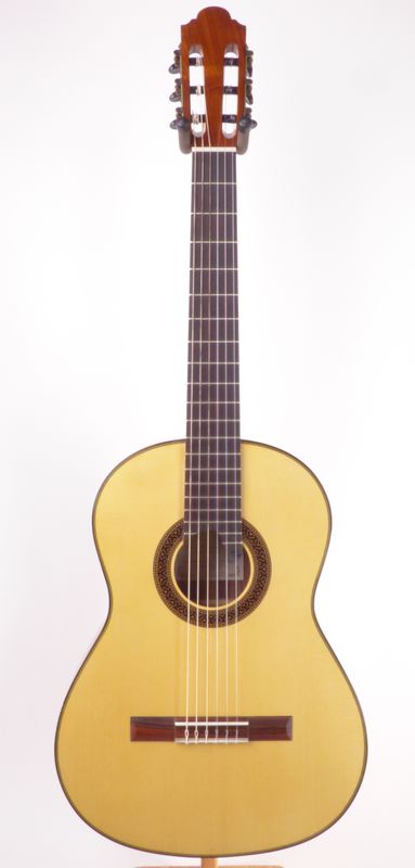 Francisco Navarro Solid Spruce Top - Studio Model Classical Guitar - 650mm