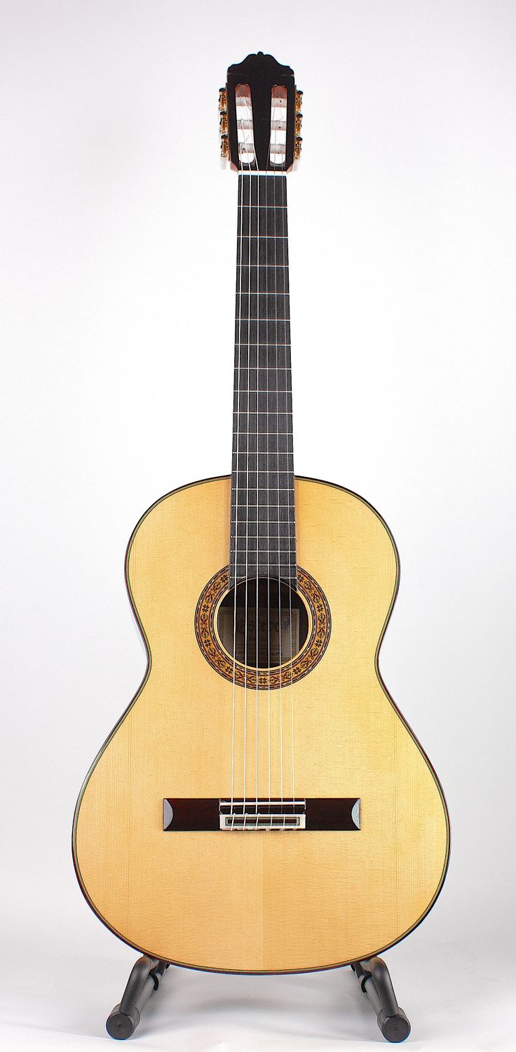 Estevé Senorita - All Solid Spruce/Indian rosewood - 640mm Estevé Senorita - All Solid Spruce/Indian rosewood - 640mm