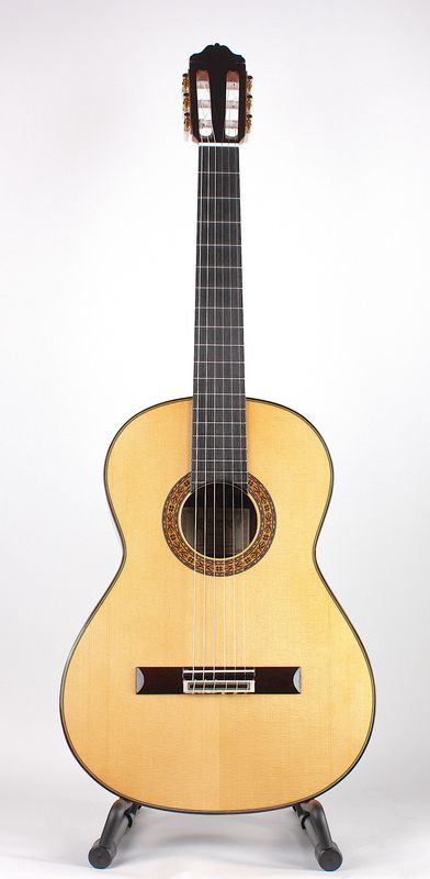 Estevé Senorita - All Solid Spruce/Indian rosewood - 640mm Estevé Senorita - All Solid Spruce/Indian rosewood - 640mm