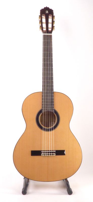 Alhambra 6 White Ebony Alhambra 6 White Ebony