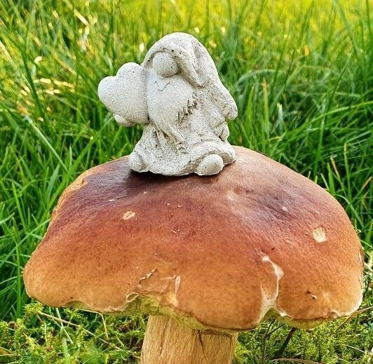 Silikon – Gießform - Mini WICHTEL mit großem HERZ Silikon – Gießform - Mini WICHTEL mit großem HERZ