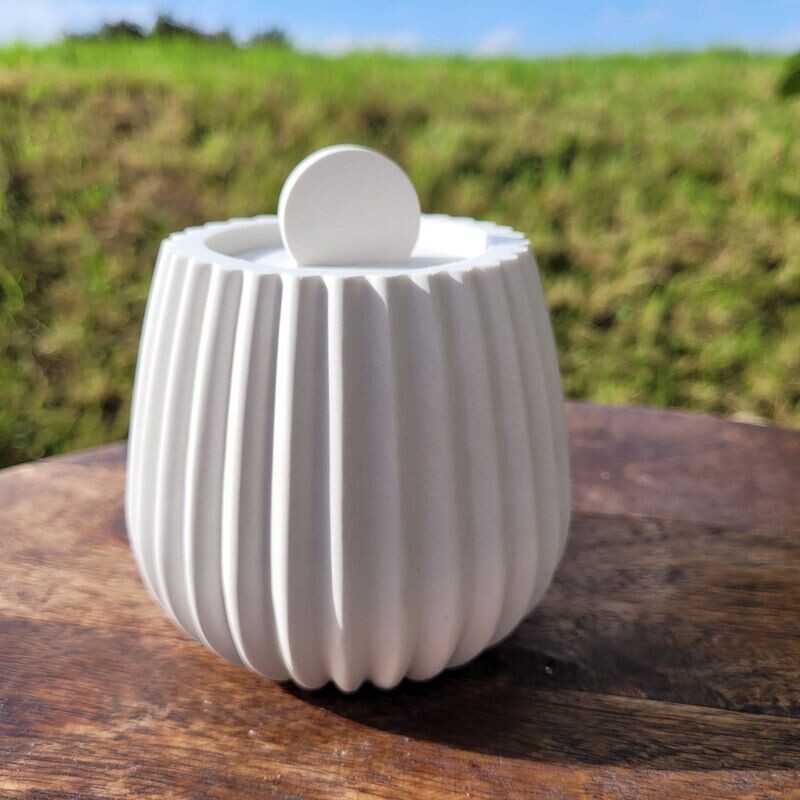 Silikonform/Gießform - Dose/Teelichthalter mit Deckel im Streifendesign Silikonform/Gießform - Dose/Teelichthalter mit Deckel im Streifendesign