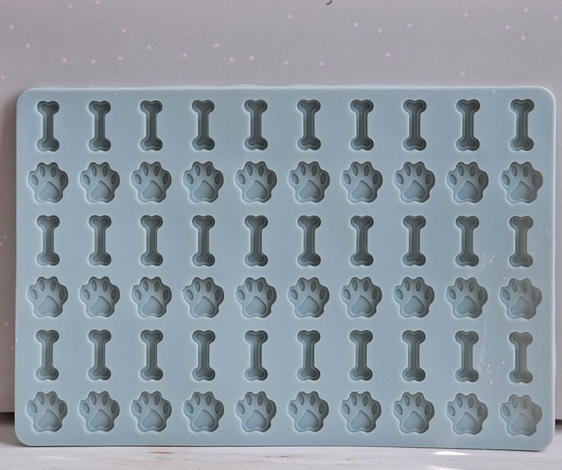 Silikon - Mehrfach - Gießform - Silikon - Mehrfach - Gießform - "Silikonmatte mit 60 Mini Knochen und Pfoten