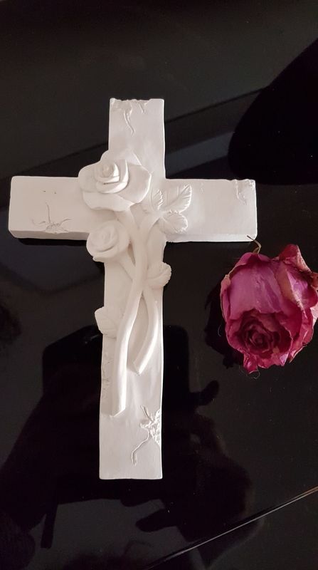 Silikon-Gießform Kreuz mit Rose Silikon-Gießform Kreuz mit Rose