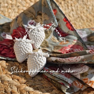 Silikon - Gießform - Matte Mini Erdbeeren 3er Form