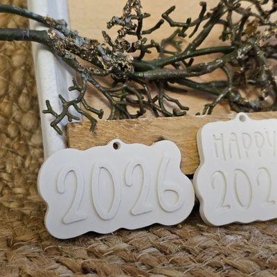 Silikonform Matte Glücksbringer 2026/Kleeblatt/Happy New Year/6er Form/Gießform - VORBESTELLUNG Lieferzeit ca. 14 Tage Silikonform Matte Glücksbringer 2026/Kleeblatt/Happy New Year/6er Form/Gießform - VORBESTELLUNG Lieferzeit ca. 14 Tage