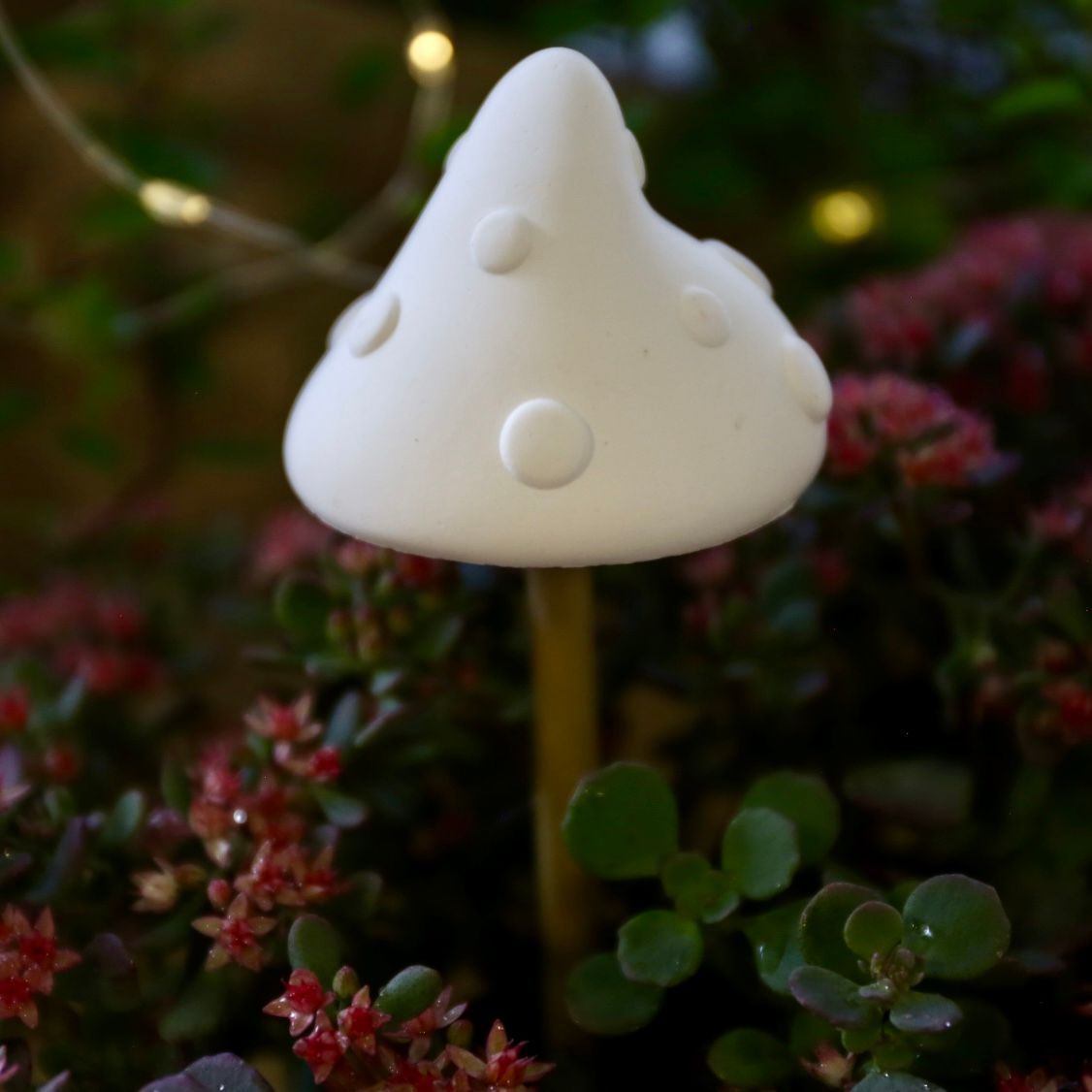 Silikonform Pilzhüte – Pilze für Stöcker / Äste – 2 Größen – 9 Varianten Silikonform Pilzhüte – Pilze für Stöcker / Äste – 2 Größen – 9 Varianten, Silikonform Pilzhüte: 2871 Mini Pilzhut 1 H/Ø: 4 x 5 cm