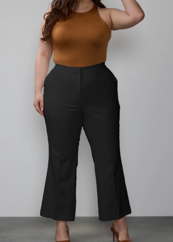 Plus- size Belted Wide Leg Pant
