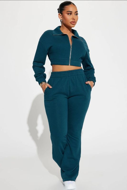 ​Cropped Mock Neck Sweatshirt & Pant Set