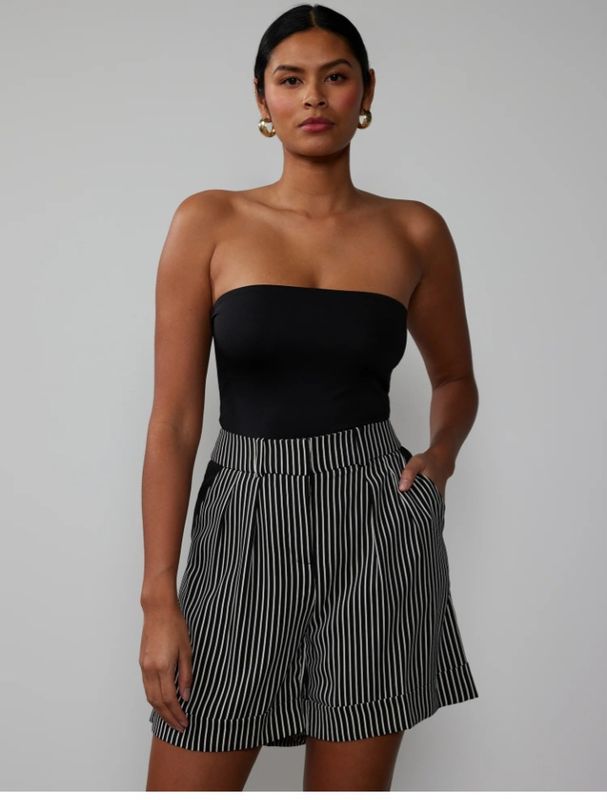 Wide Legs Pull-On Shorts