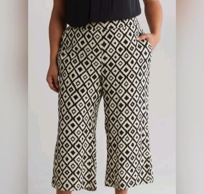 Bold Pattern Cropped Wide-Leg Pants
