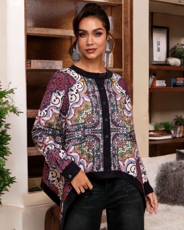 All-Over Artwork Print Round Neck Bishop 