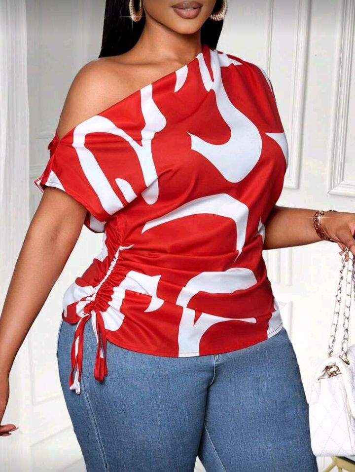 Geometric Print One-Shoulder Ruched Side Top