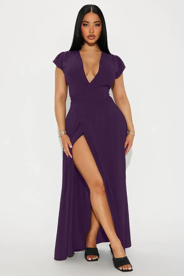 Deep V-Neck Tie-Waist Maxi Dress – Elegant & Flowy