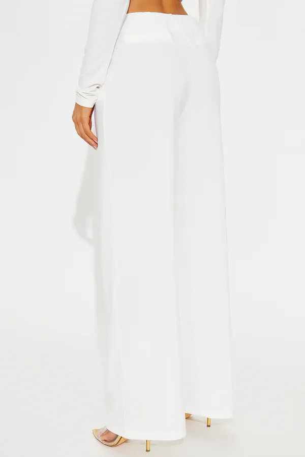 Crepe Knit Wide-Leg High-Rise Trousers – Stretch & Chic
