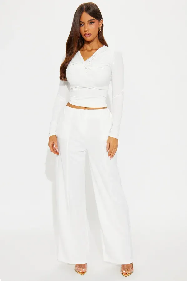 Crepe Knit Wide-Leg High-Rise Trousers – Stretch & Chic