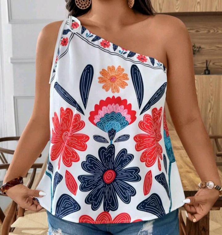 Weeklong Plus-Size Women’s Holiday Printed Knot One-Shoulder Top