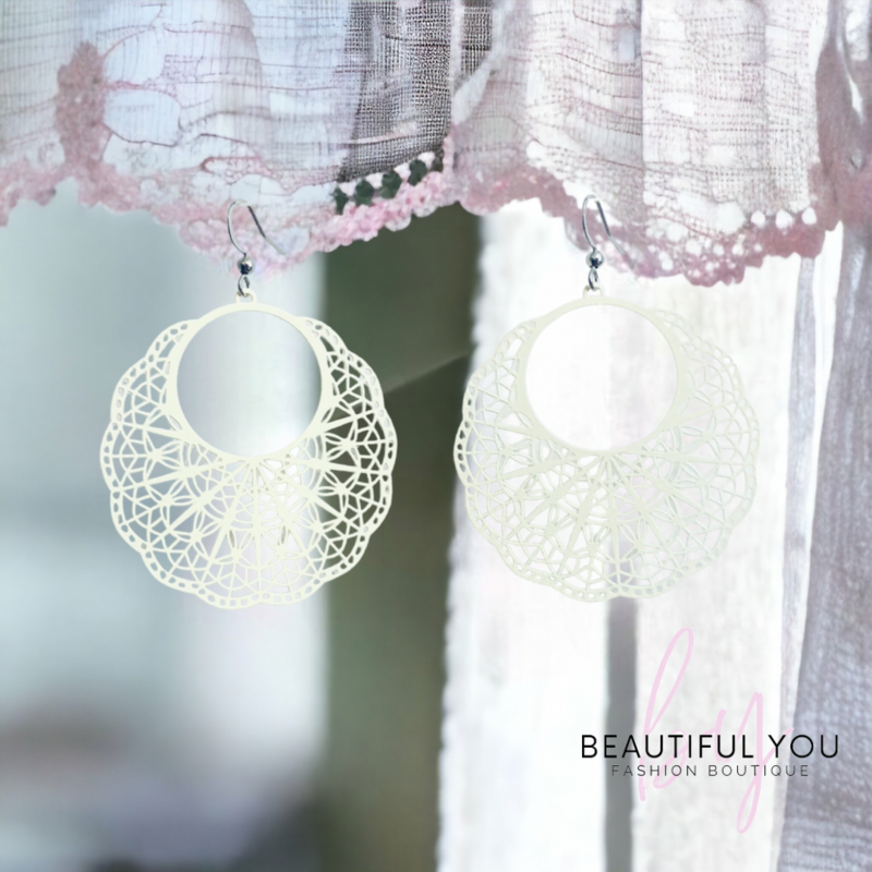 Elara - Lace Elegance Earrings 