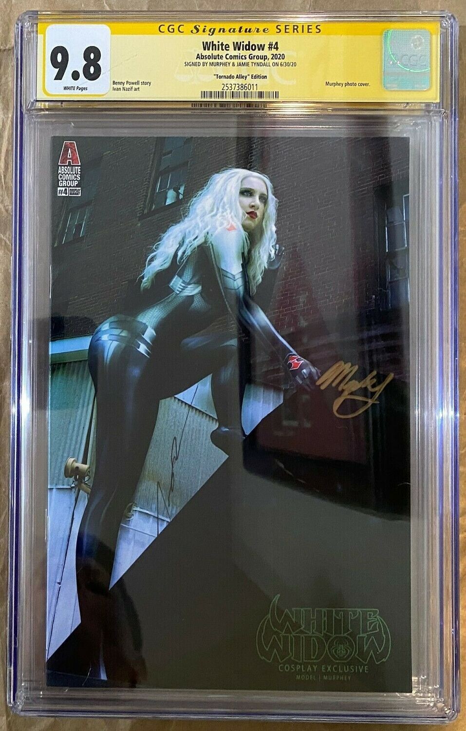 White Widow #4 - &quot;Tornado Alley&quot; Murphey Cosplay - CGC 9.8 (Signature Series)