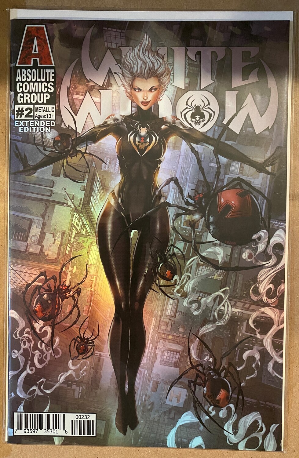 White Widow #2 - Black &amp; White Falling Foil