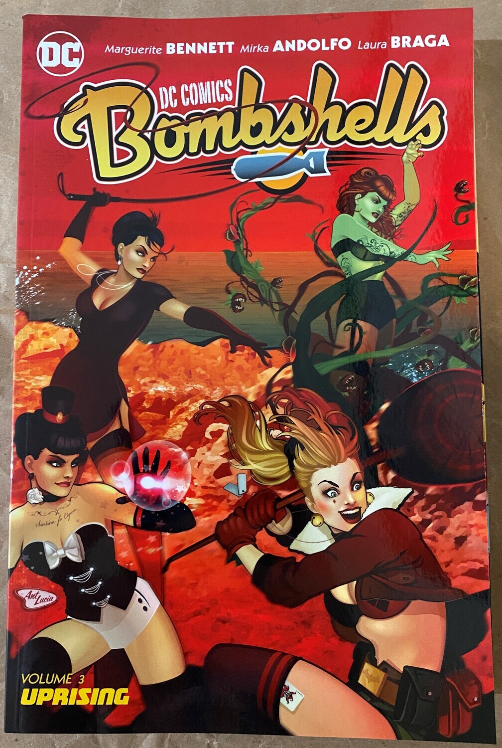 DC Comics Bombshells - Volume 3 - Uprising