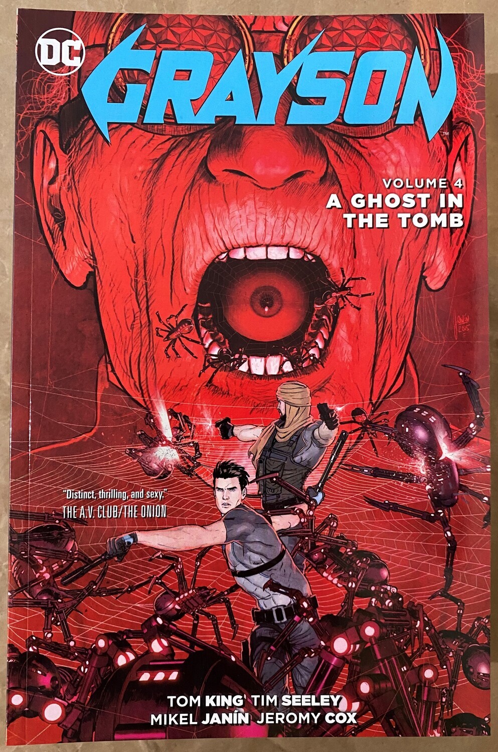 Grayson - Volume 4 - A Ghost in the Tomb