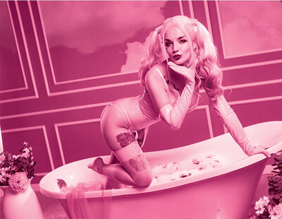 Barbie Harley Quinn Kisses - Angelina Chernayak Cosplay - Mad Love Comics Virgin Pink Foil Exclusive